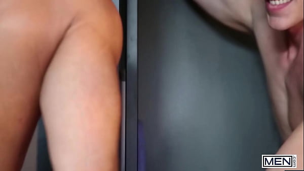 Play MP4 - MEN - Paul Canon Wants Diego Sans To Fuck Him&comma; So He Starts Sucking His Cock While His Wife Is In The Other Room