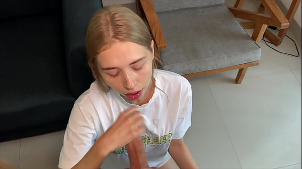 Play MP4 - Rent can be free if she continues sucking