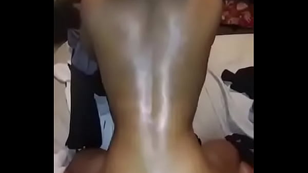 Play MP4 - Elle chevauche ma queue