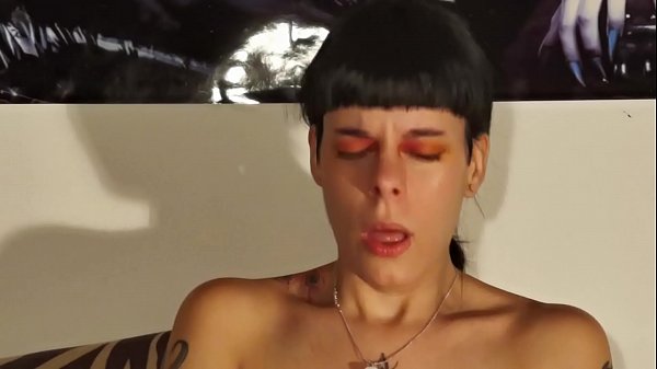 Play MP4 - Teen girl's huge snot by sneezing fetish pt2 HD