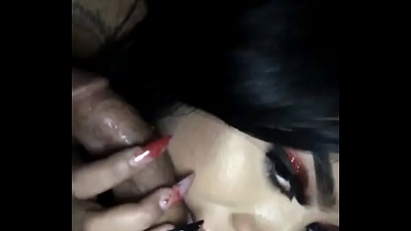 Throat me in the car