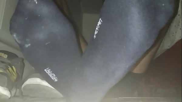 Play MP4 - Blue Sweaty socks and barefeet with cumshot