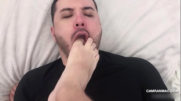 Play MP4 - FOOT WORSHIP