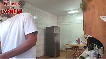 Nonton Comendo A Mulher Do Corno Enquanto Ele Lava A Lou&ccedil;a thumbnail