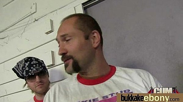 Nonton Ebony Babe Have A Hot Group Fuck 27 thumbnail