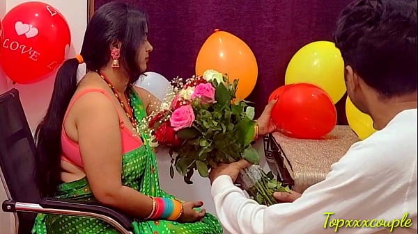 Play MP4 - Hot mistress painful fuck on valentine day in office&period;