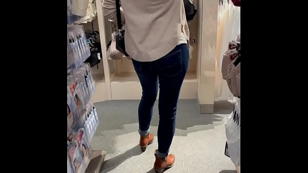 Naughty blonde wears remote control vibrator and can&rsquo;t stop cumming while being watched&mdash;cumplaywithus2