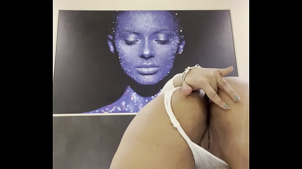 Morena safada , louca pra vc fuder ela 