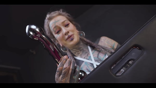 Anuskatzz stuffs her ass with a cold stainless steel dildo 