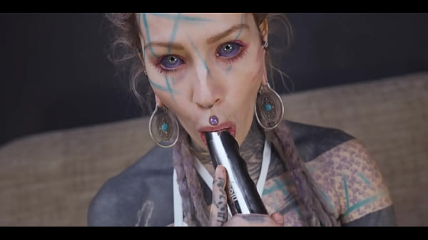 Anuskatzz stuffs her ass with a cold stainless steel dildo 