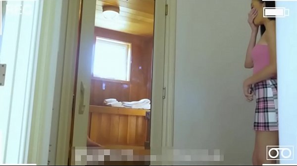 STEP_SISTER LANA RHOADES PEEPING STEPBROTHER