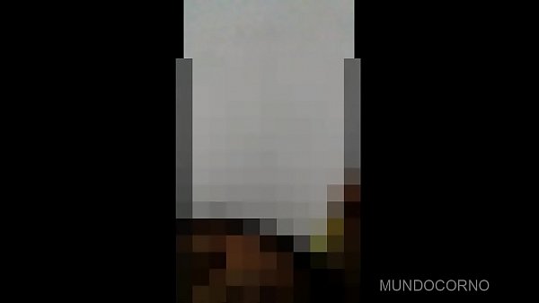 Play MP4 - Deliciosas novinhas e casadas batendo siririca e gozando