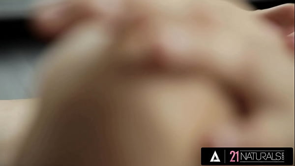 Candy Love Pleases_Her Man Till He Cums In Her Mouth