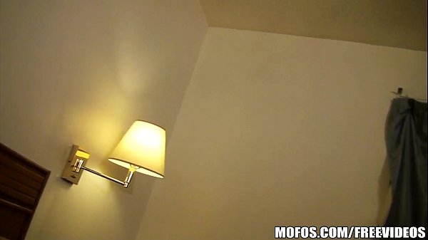 Teen hotel party turns into a crazy amateur_orgy