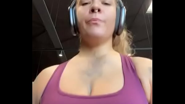 Nonton J'adore Marcher Sur Le Tapis En Fin De S&eacute;ance, Pas Toi ? (au Fait ! ... thumbnail