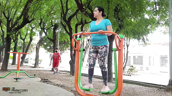 Encuentro A La Puta De Mi Vecina En El Parque Y Me Invita A Follarmela En Su Casa thumbnail