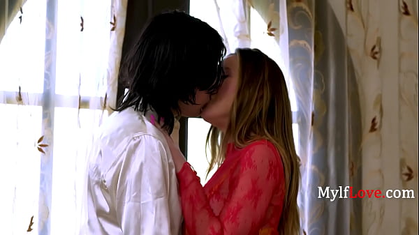 Soaking MILF Drenches Dick AderesQuin Elias CashMylfLove