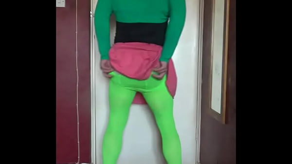 bisexual crossdresser if you offer_me your_cock i promise you will_be back_for more