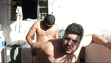 Dotados Fodem o Gordinho No Quintal No Sigilo (DOBRADINHA) 