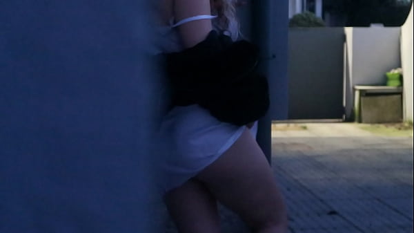 HIDDEN SPYING my SLUT_NEIGHBOR TOUCHING HERSELF on_PUBLIC