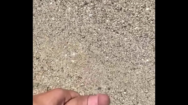 Play MP4 - Masturbation en public caught