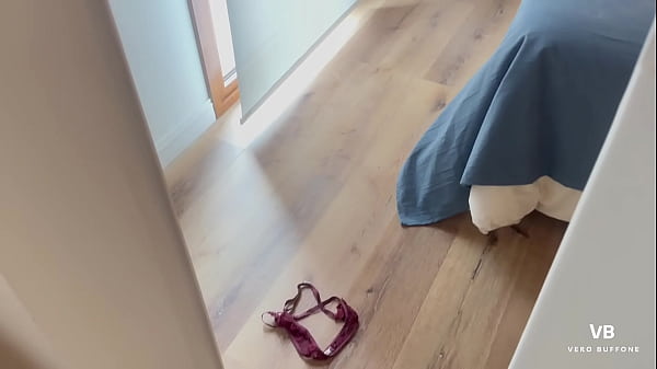 Nonton Mi Madrastra Culona Me Descubri&oacute; Espiandola thumbnail