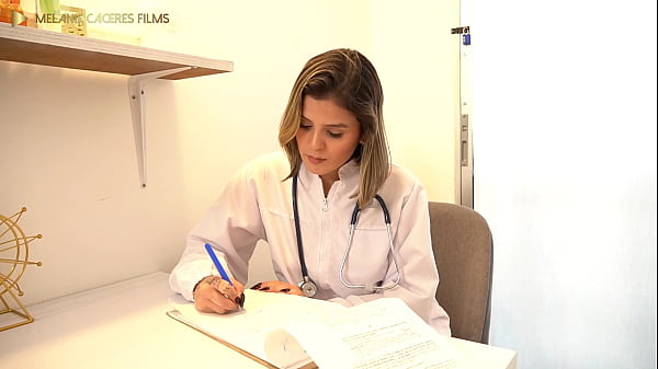 Doctora petite de enorme culo ayuda a su paciente bbc con su problema de ereccion melanie caceres & boris jackson