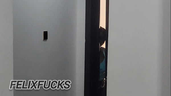 Nonton Caught My Step Brother Jacking Off And Fuck Him Then Squirt On His Face thumbnail