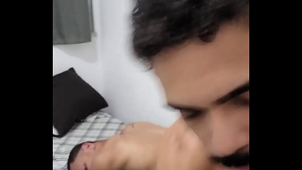 Macetei o gostoso e a gozada foi para na boca dele - Assista Completo