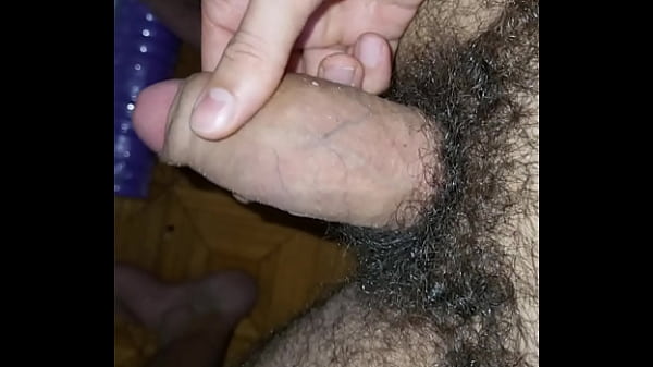 Play MP4 - Peludo goza de pau mole com pau liberando porra sozinho