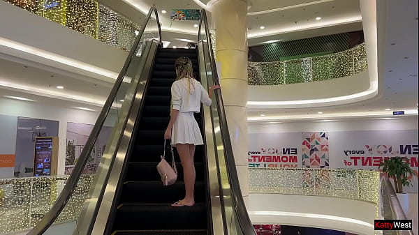 Play MP4 - Crazy Cumwalk in Public Shopping Mall Blowjob in Public Toilet