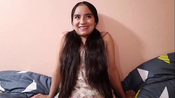 Play MP4 - Verdad o Reto termina en rico creampie en peque&ntilde;a vagina