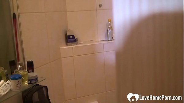 Beauty in theshower pleasures_herself quietly