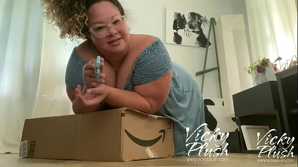 Play MP4 - Fat ass Latina MILF shows you how she will use your dick