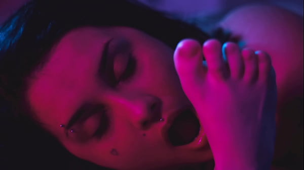 Acidalia's first time foot worship