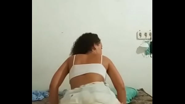 vadia querendo rola no cuzinho