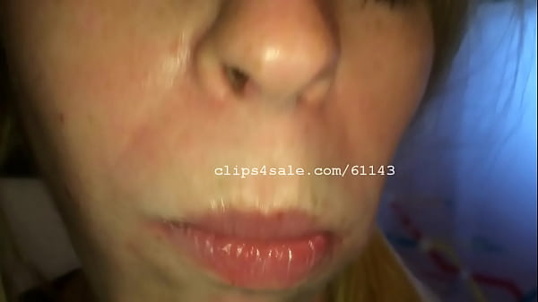 Vore Fetish - Alicia Eats Gummy Bears 