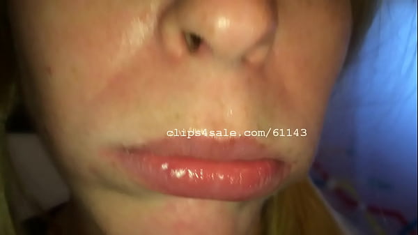 Play MP4 - Vore Fetish - Alicia Eats Gummy Bears