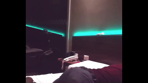 Repartidor machote de amazon me hace el amor por propina extra 