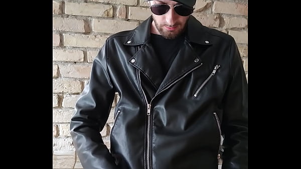 Fetish Man Cums And Eats It thumbnail