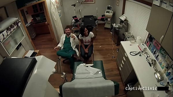 Tsayyyy what are you doing to tori sanchez 