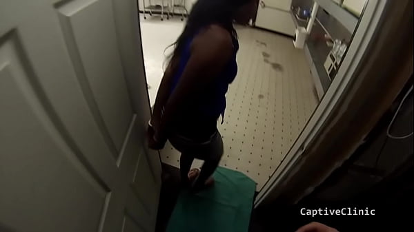 Tsayyyy what are you doing to tori sanchez 