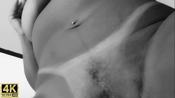 Trailer suellen santos minha empregada com tatuagem na parte de tras com o binquedo sexual