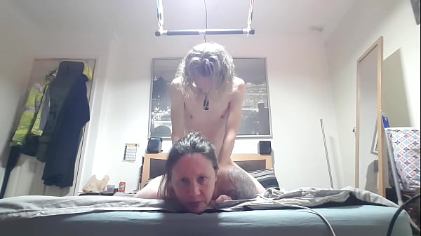 Play MP4 - Pounding the fuck out of my milf's tight ass