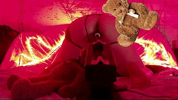 HOT MILF WITH BIG SEXY ASS: TWERKING & DO STRIPTEASE & FUCK WITH SEX MACHINE IN DOGGY STYLE - SAUDI AMATEUR - ARABIAN SNOWWHITE