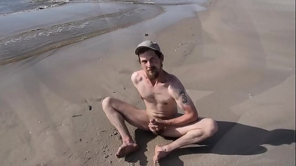 Play MP4 - Wank and cum on the beach