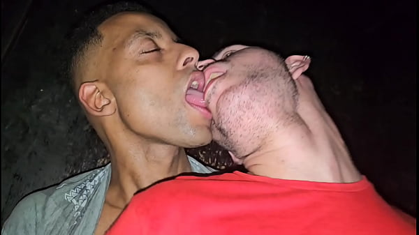 Leitado Pelo Morador De Rua - Mendigos Que Sabem Trepar. thumbnail