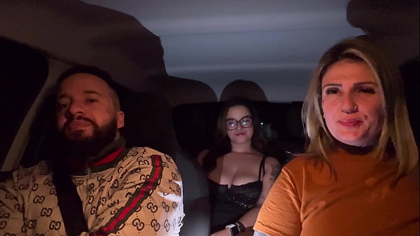 Nonton Motorista 99 Pega Passageiro Dos Peitos Grandes E Natural ! Passageira Gosto Tanto Que Pediu Que Chupasse Ela Todinha E Seus Peitos At&eacute; Ela Gozar Gostoso E Deu 5 Estrelas Pela Corrida! thumbnail