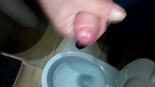 Play MP4 - fui a mear u cay&oacute; una pajilla