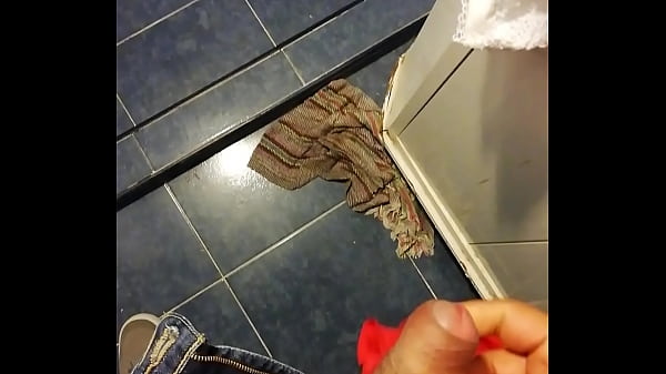 Play MP4 - Las tanguitas usadas de la puta de mi cu&ntilde;ada - - my slut sister in law panties